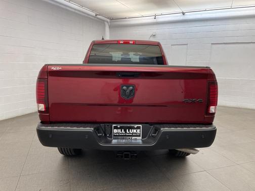 2024 RAM 1500 Classic Warlock Quad Cab 4x4 6'4' Box