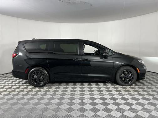 2022 Chrysler Pacifica Hybrid Limited