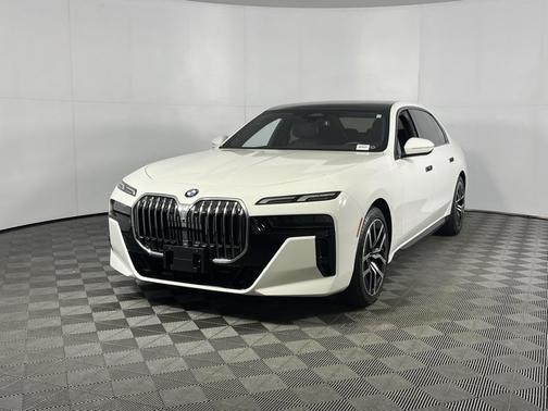 2025 BMW 740 xDrive