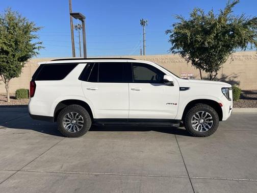 2023 GMC Yukon 4WD AT4