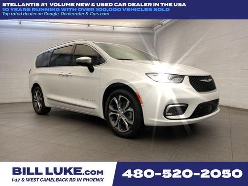 Bright White Clearcoat 2026 Chrysler Pacifica L