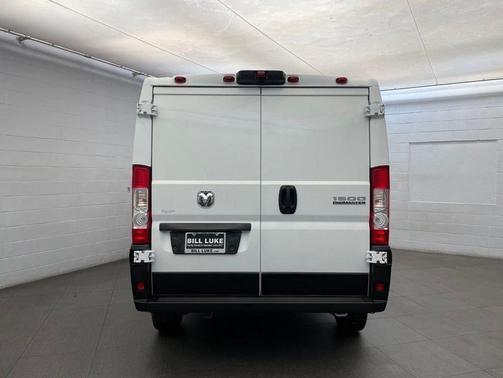 Bright White Clearcoat 2026 RAM ProMaster 1500 Low Roof