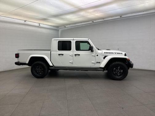 2025 Jeep Gladiator High Tide