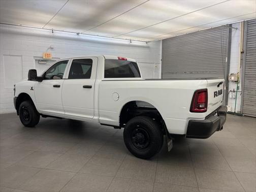 2025 RAM 2500 Tradesman Crew Cab 4x4 6'4' Box
