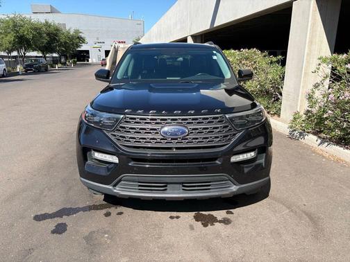 Agate Black Metallic 2022 Ford Explorer XLT