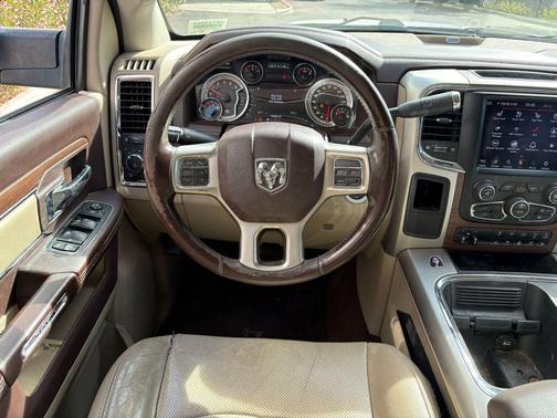 2018 RAM 2500 Laramie Crew Cab 4x2 6'4' Box