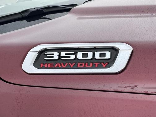 2019 RAM 3500 Laramie Crew Cab 4x4 8' Box