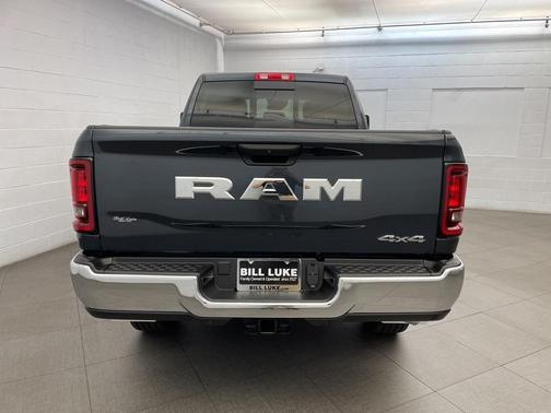 2025 RAM 2500 Tradesman Crew Cab 4x4 6'4' Box