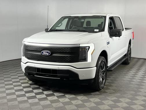 Oxford White 2024 Ford F-150 Lightning Flash