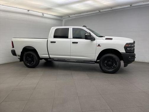 2025 RAM 2500 Tradesman Crew Cab 4x4 6'4' Box
