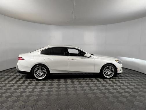 2024 BMW 530 i