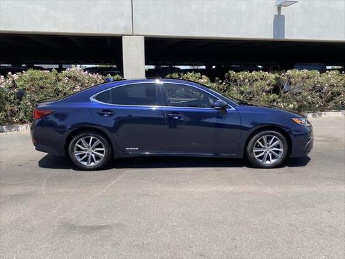 2016 Lexus ES 300h Base