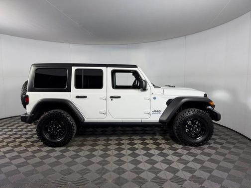 Bright White Clearcoat 2025 Jeep Wrangler 4xe Willys