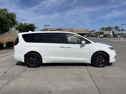 2022 Chrysler Pacifica Hybrid Touring L