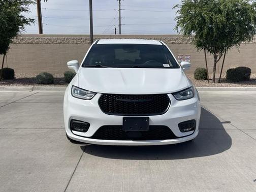 2022 Chrysler Pacifica Hybrid Touring L