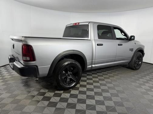 2024 RAM 1500 Classic Warlock Crew Cab 4x2 5'7' Box