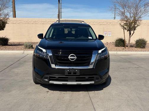 2025 Nissan Pathfinder SL 4WD