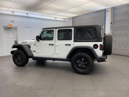 Bright White Clearcoat 2026 Jeep Wrangler Willys