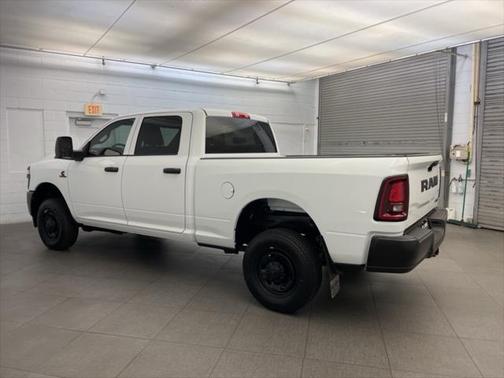2025 RAM 2500 Tradesman Crew Cab 4x4 6'4' Box