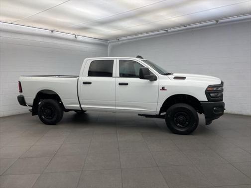 2025 RAM 2500 Tradesman Crew Cab 4x4 6'4' Box