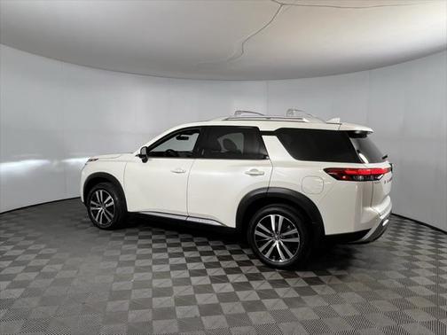 2024 Nissan Pathfinder Platinum FWD