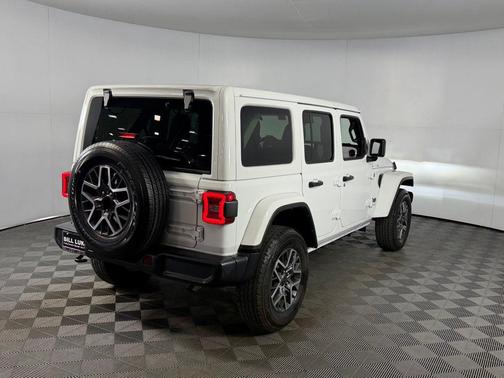 2025 Jeep Wrangler 4-Door Sahara 4x4