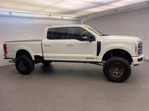 Star White Metallic Tri-Coat 2024 Ford F-250 Lariat