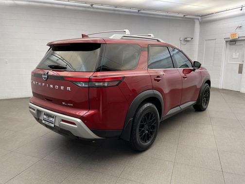2024 Nissan Pathfinder SL 4WD