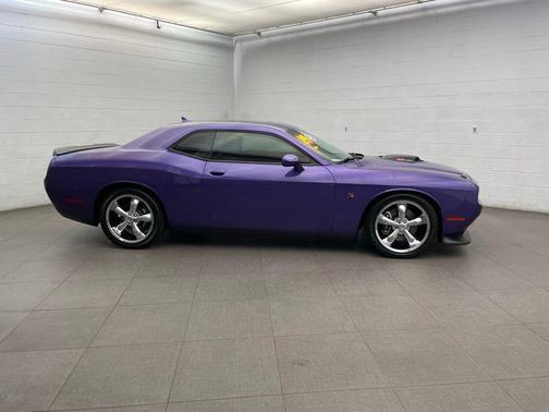 Plum Crazy Pearlcoat 2019 Dodge Challenger R/T Scat Pack