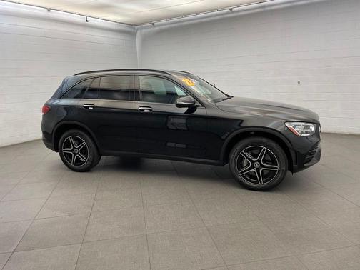 Black 2022 Mercedes-Benz GLC 300 Base