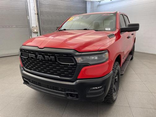 2025 RAM 1500 Warlock Crew Cab 4x4 5'7' Box