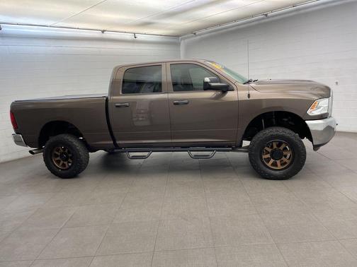 2018 RAM 2500 Tradesman Crew Cab 4x4 6'4' Box