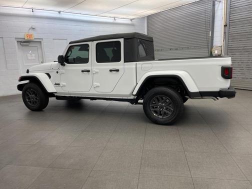 2026 Jeep Gladiator Sport S