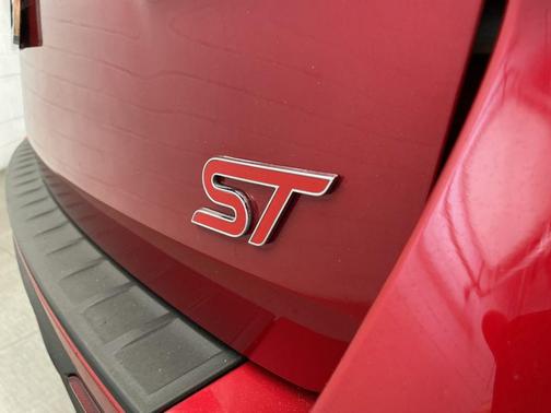 Rapid Red Metallic Tinted Clearcoat 2022 Ford Explorer ST