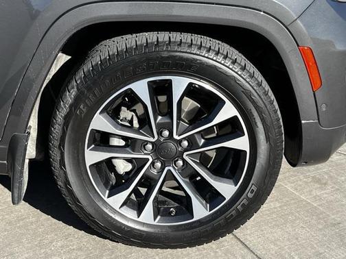 2022 Jeep Grand Cherokee L Overland