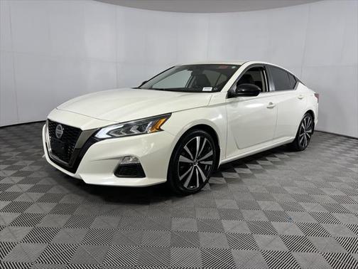 2022 Nissan Altima SR FWD
