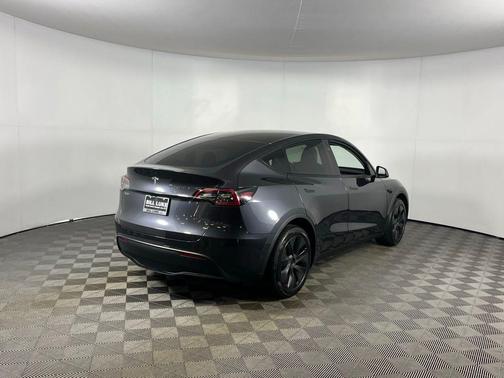 2025 Tesla Model Y Long Range Dual Motor Rear-Wheel Drive