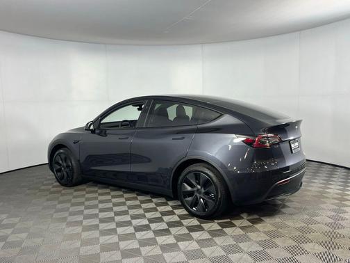2025 Tesla Model Y Long Range Dual Motor Rear-Wheel Drive
