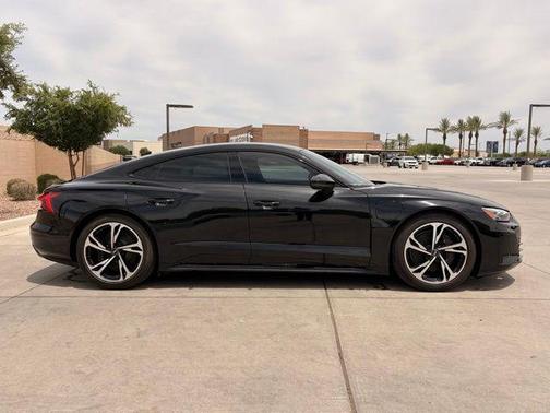 Mythos Black Metallic 2023 Audi e-tron GT Premium Plus quattro