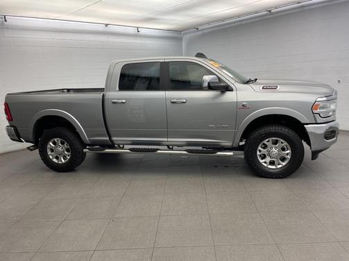 2022 RAM 2500 Laramie Crew Cab 4x4 6'4' Box