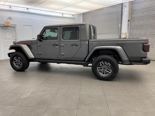 2025 Jeep Gladiator Mojave X