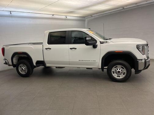 Summit White 2024 GMC Sierra 2500 Pro