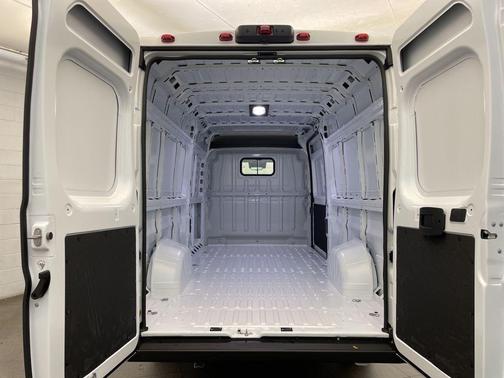 Bright White Clearcoat 2026 RAM ProMaster 3500 High Roof