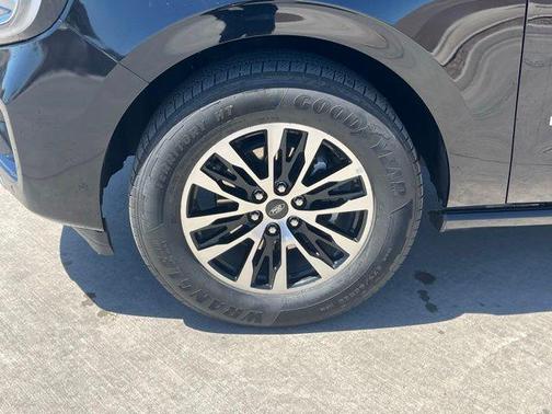 Black Metallic 2025 Ford Expedition Max Platinum