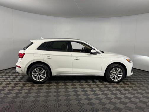 Ibis White 2023 Audi Q5 45 S line Premium
