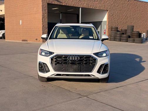 Ibis White 2023 Audi Q5 45 S line Premium