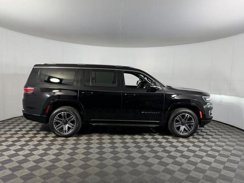 Diamond Black Crystal Pearlcoat 2024 Jeep Wagoneer Series I 4x4