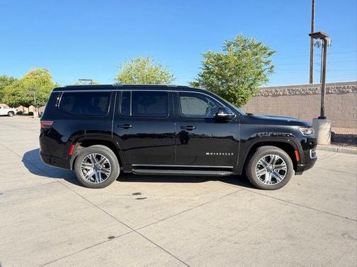 Diamond Black Crystal Pearlcoat 2024 Jeep Wagoneer Series I 4x4
