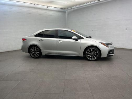 Classic Silver Metallic 2021 Toyota Corolla SE