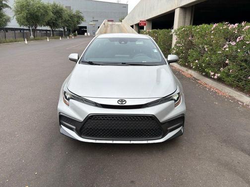 Classic Silver Metallic 2021 Toyota Corolla SE